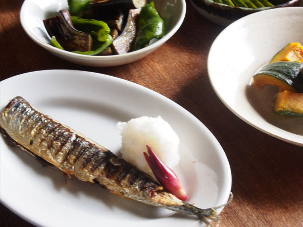 秋刀魚を 焼肉プレートで焼く 旬の和ごはん